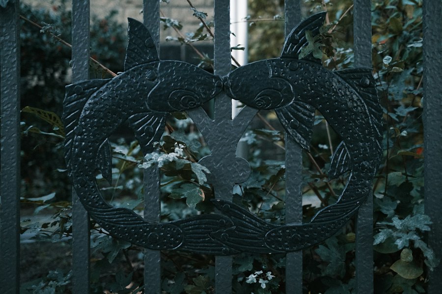 symbolism ornament gates peasant