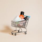Cum compari două produse similare fără să te lași păcălit de preț