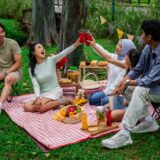 Ghid pentru un dulap capsulă: cum reduci hainele fără să pierzi stilul