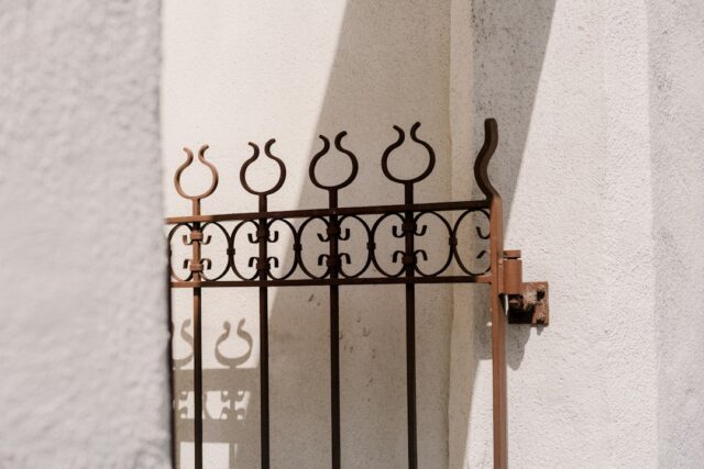 Photo symbolism ornament gates peasant